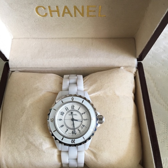CHANEL J12 WHITE CERAMIC WATCH - Picture 3 of 8
